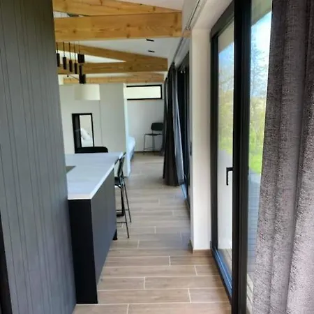 : Le Petit Appentis *