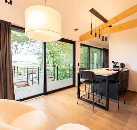 : Le Petit Appentis بيت للعطل بروفونديفيل